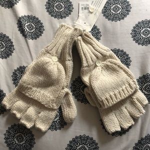 Cream fingerless gloves